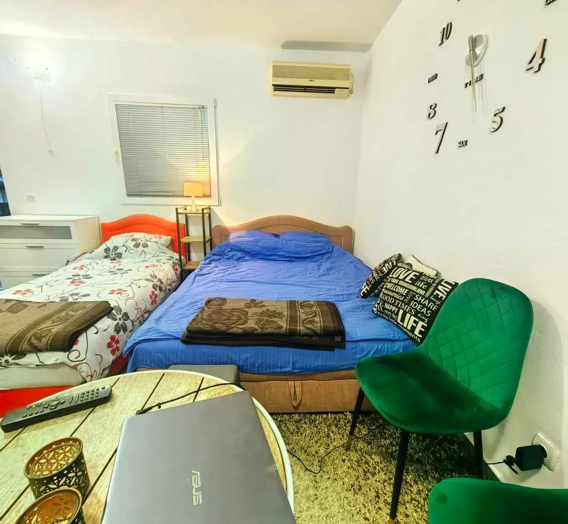 Izdavanje, stan, 22m², Tivat, Crna Gora