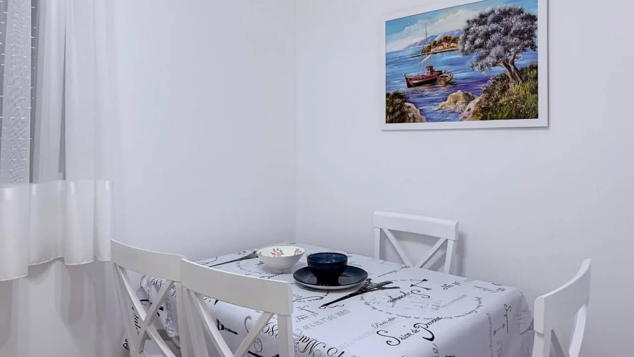 Rent, one bedroom apartment, 45m², Bečići, Budva