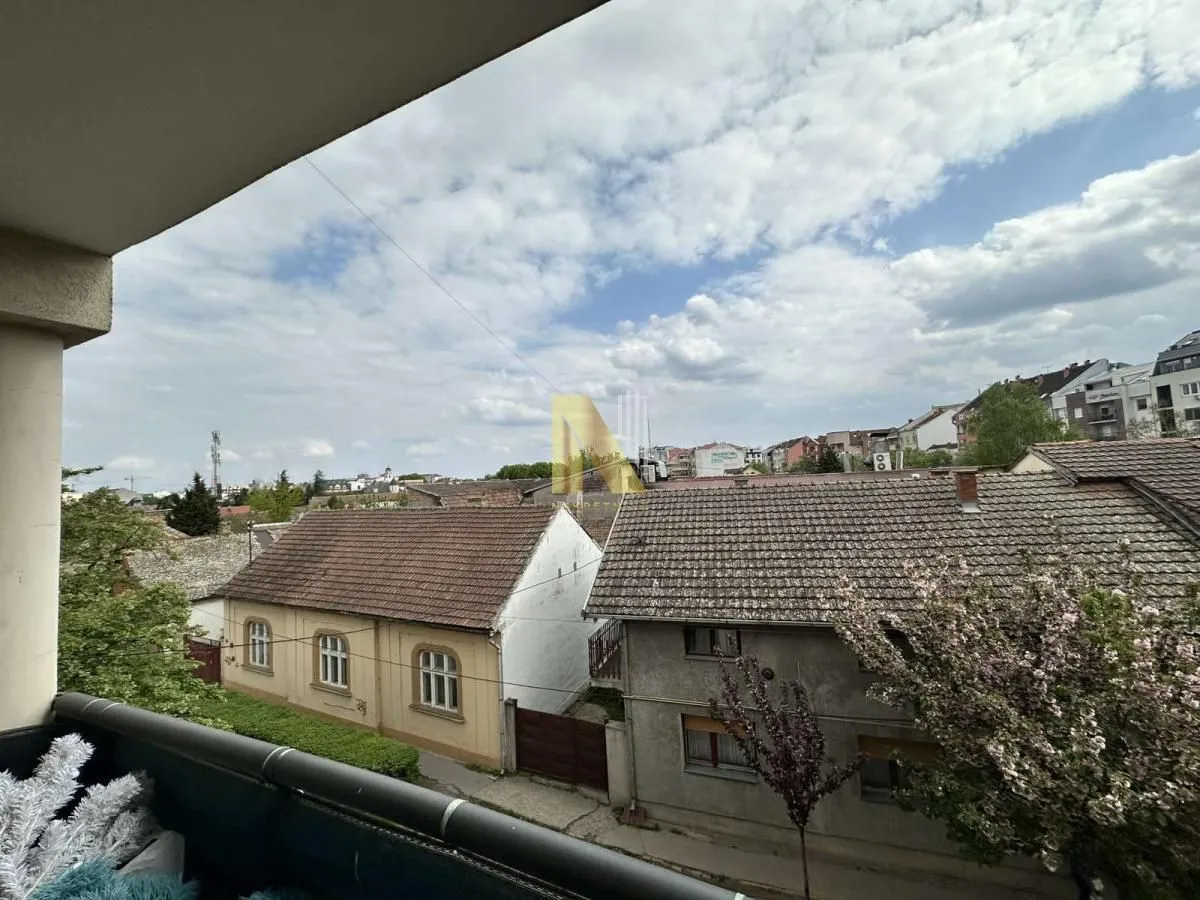 Prodaja, trosoban stan, 61m², Salajka, Novi Sad Sve Podlokacije