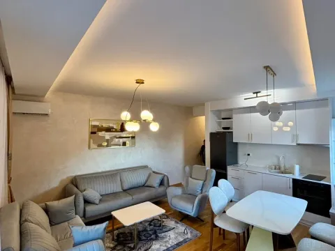 Izdavanje, dvosoban stan, 70m², Lazi, Budva - image 2