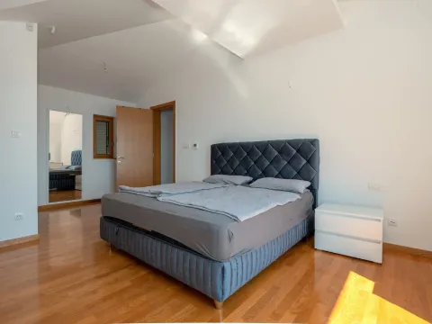 Prodaja, kuća, 228m², Kotor, Crna Gora - image 12