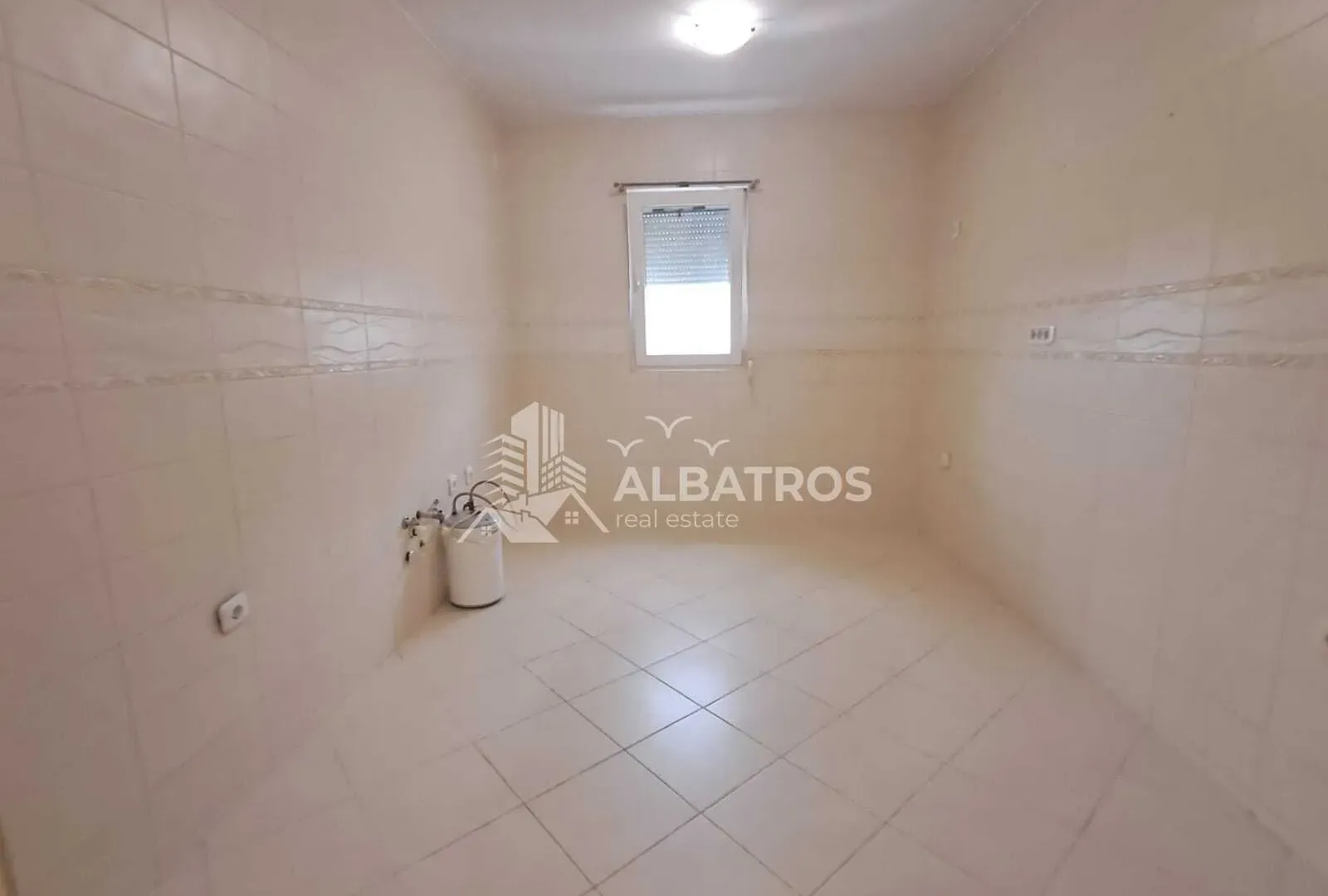 Rent, two bedroom apartment, 75m², Centar, Bar