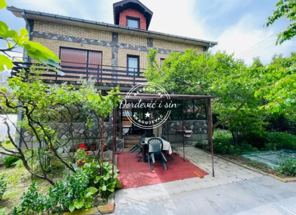 Prodaja, kuća, 334m², Šumaričko jezero, Kragujevac