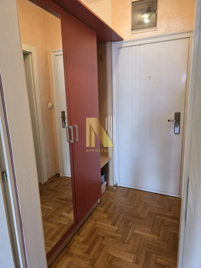 Izdavanje, garsonjera, 26m², Centar, Novi Sad