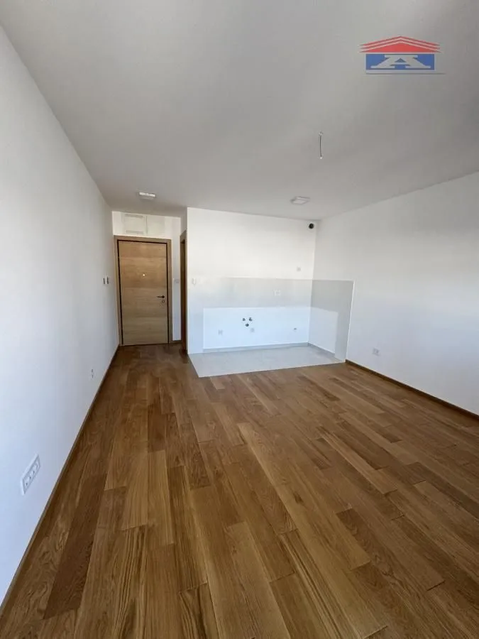 Izdavanje, poslovni prostor, 30m², Sajmište, Novi Sad