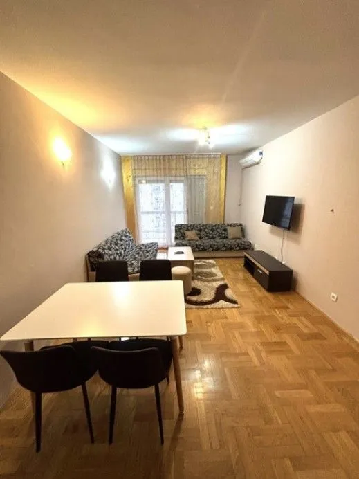 Izdavanje, jednosoban stan, 44m², Stari Aerodrom, Podgorica