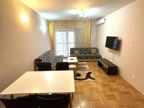 Izdavanje, jednosoban stan, 44m², Stari Aerodrom, Podgorica