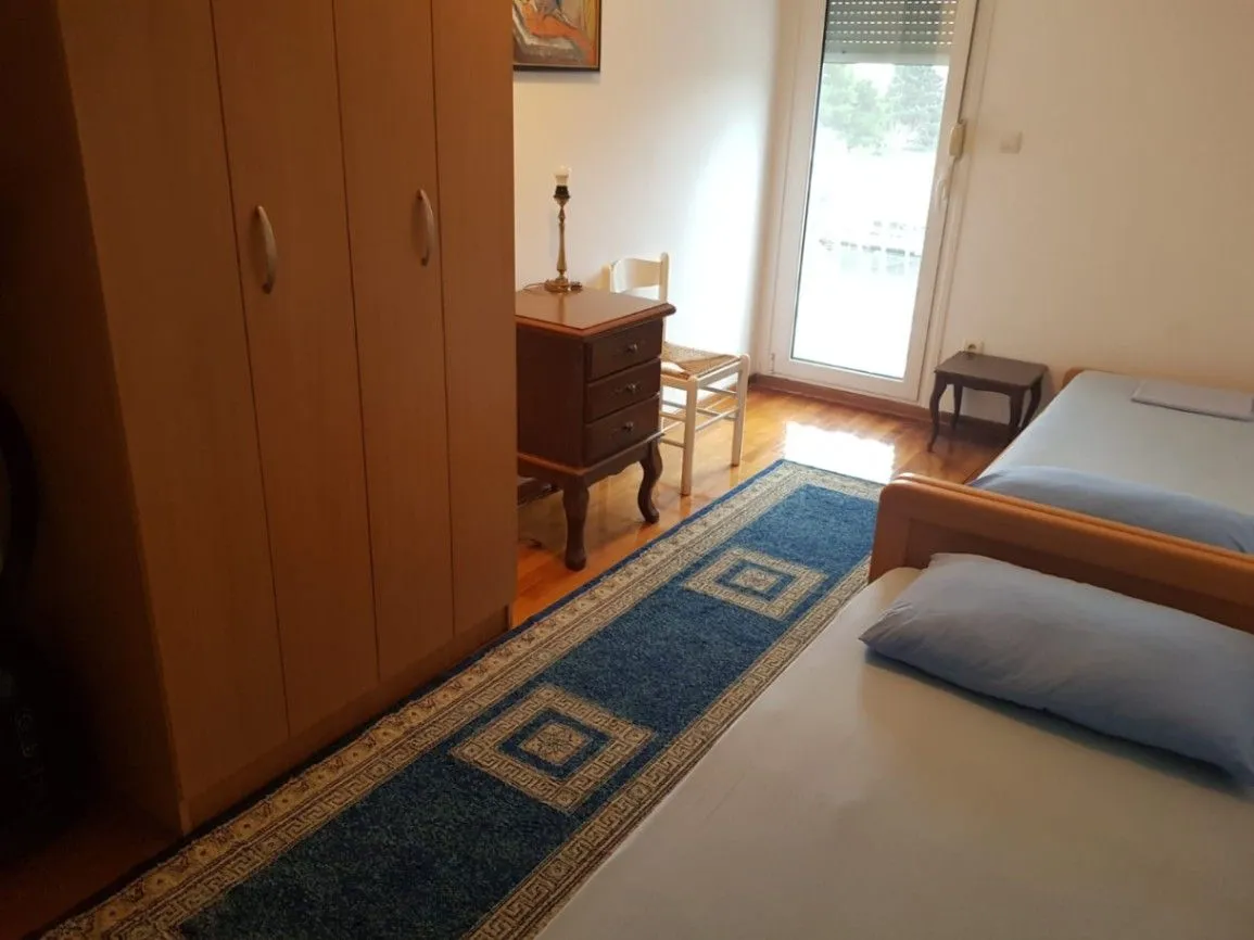 Izdavanje, trosoban stan, 92m², Slovenska Plaža, Budva