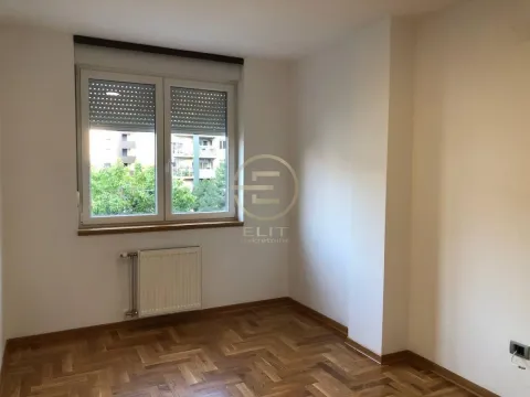 Izdavanje, poslovni prostor, 44m², Socijalno, Novi Sad Sve Podlokacije - image 7