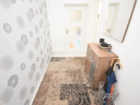 Izdavanje, dvosoban stan, 88m², Dalmatinska ulica, Podgorica - image 11