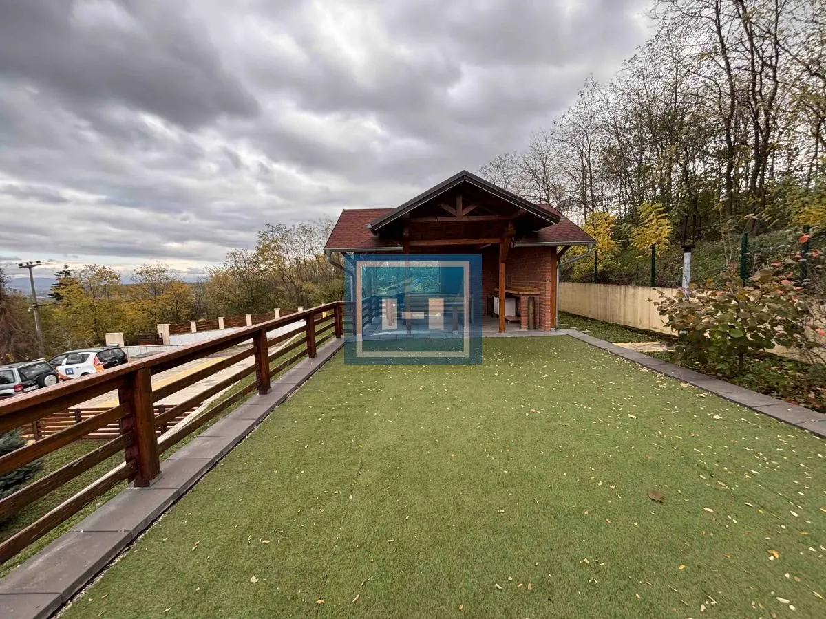 Prodaja, kuća, 220m², Đurđevo brdo, Jagodina