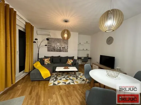 Izdavanje, dvosoban stan, 48m², Bulevar Evrope, Novi Sad Sve Podlokacije - image 2
