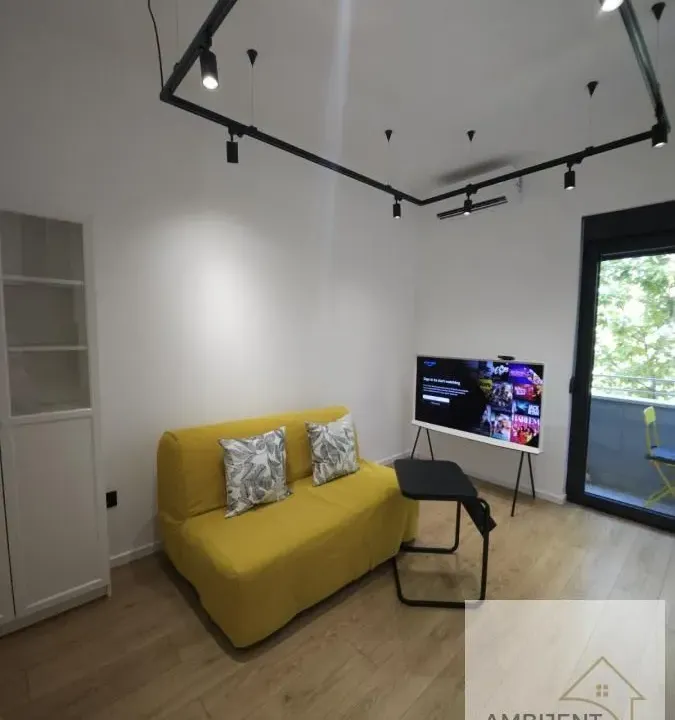 Izdavanje, jednosoban stan, 32m², Stari Grad, Beograd