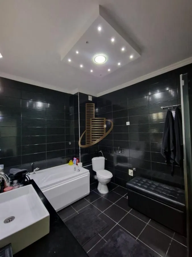 Prodaja, četvorosoban stan, 120m², Nova Detelinara, Novi Sad Sve Podlokacije