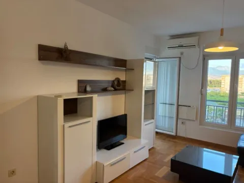 Izdavanje, jednosoban stan, 45m², Pobrežje, Podgorica - image 3