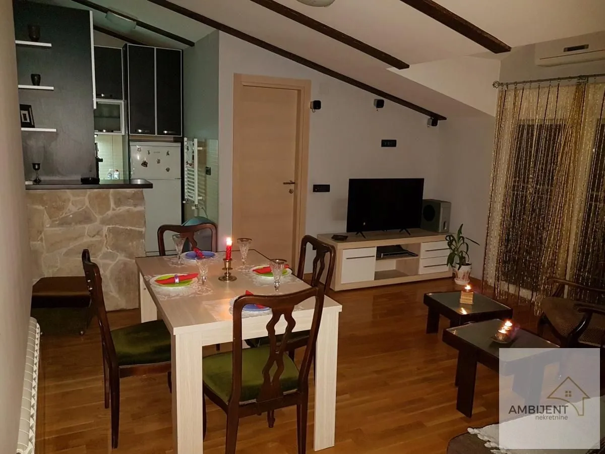 Rent, three bedroom apartment, 73m², Vračar Sve Podlokacije, Beograd