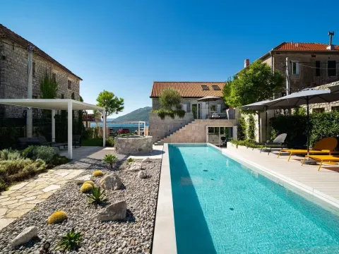 Izdavanje, kuća, 170m², Tivat, Crna Gora - image 2