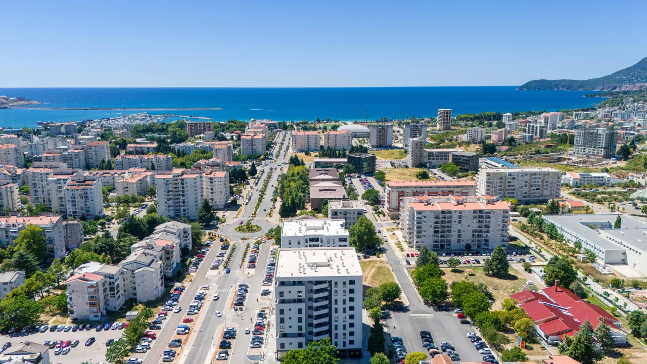 Sale, two bedroom apartment, 67m², Centar, Bar