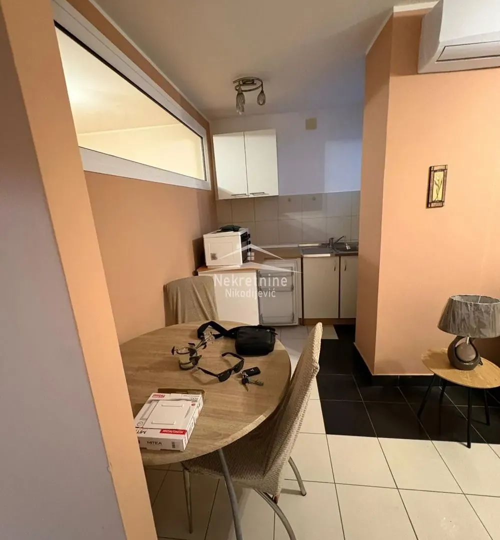 Izdavanje, jednosoban stan, 37m², Šumice, Beograd