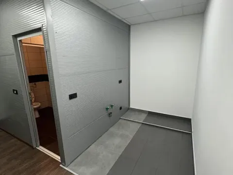 Rent, office space, 770m², Kneževac, Beograd - image 14