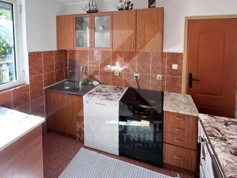 Rent, two bedroom apartment, 100m², Tološi, Podgorica - image 9