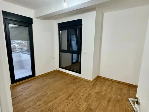 Rent, two bedroom apartment, 55m², City Kvart, Podgorica - image 8