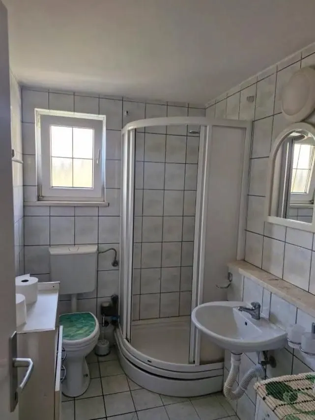 Sale, three bedroom apartment, 76m², Sutomore, Bar