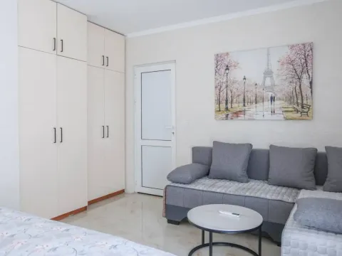 Rent, one bedroom apartment, 50m², Centar, Budva - image 4