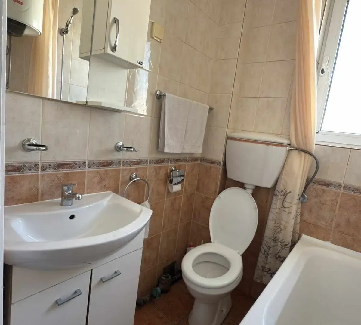 Rent, three bedroom apartment, 70m², Centar, Bar