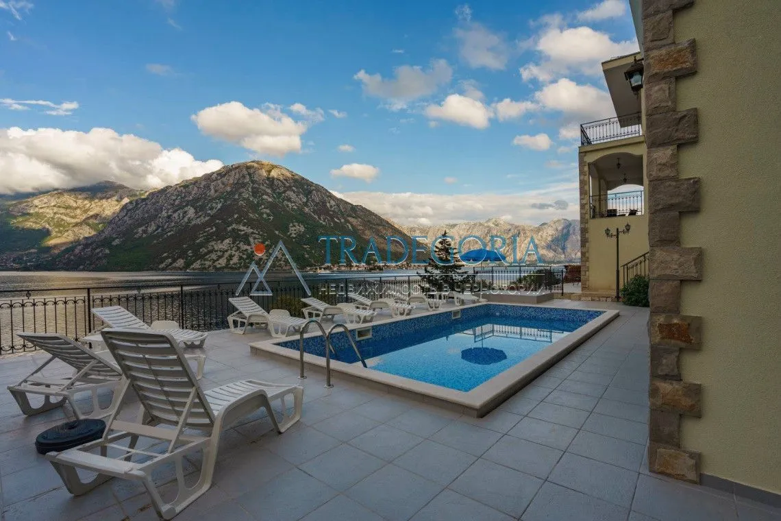 Prodaja, kuća, 470m², Koštanjica, Bar