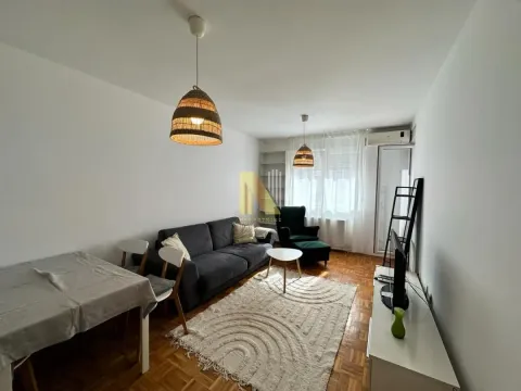 Izdavanje, jednosoban stan, 36m², Bulevar Oslobodjenja, Novi Sad Sve Podlokacije