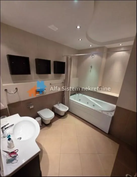 Rent, four bedroom apartment, 160m², Vračar Centar, Vračar Sve Podlokacije