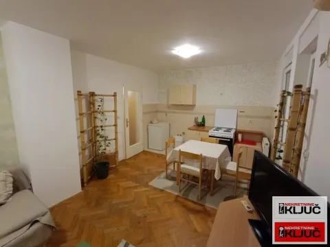 Izdavanje, garsonjera, 28m², Sajmište, Novi Sad - image 9