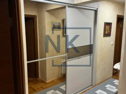 Prodaja, trosoban stan, 87m², Stari Aerodrom, Podgorica - image 8