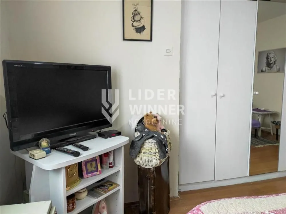Sale, house, 270m², Zvezdara Sve Podlokacije, Beograd
