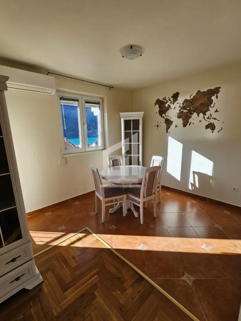 Prodaja, trosoban stan, 88m², Dobrota, Kotor