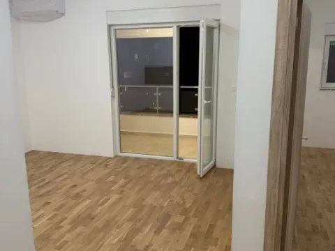 Sale, one bedroom apartment, 43m², Bečići, Budva - image 4