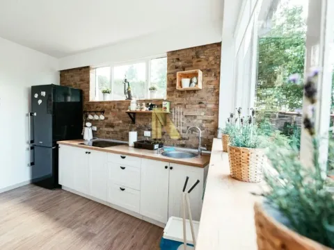 Izdavanje, kuća, 163m², Petrovaradin, Novi Sad - image 10