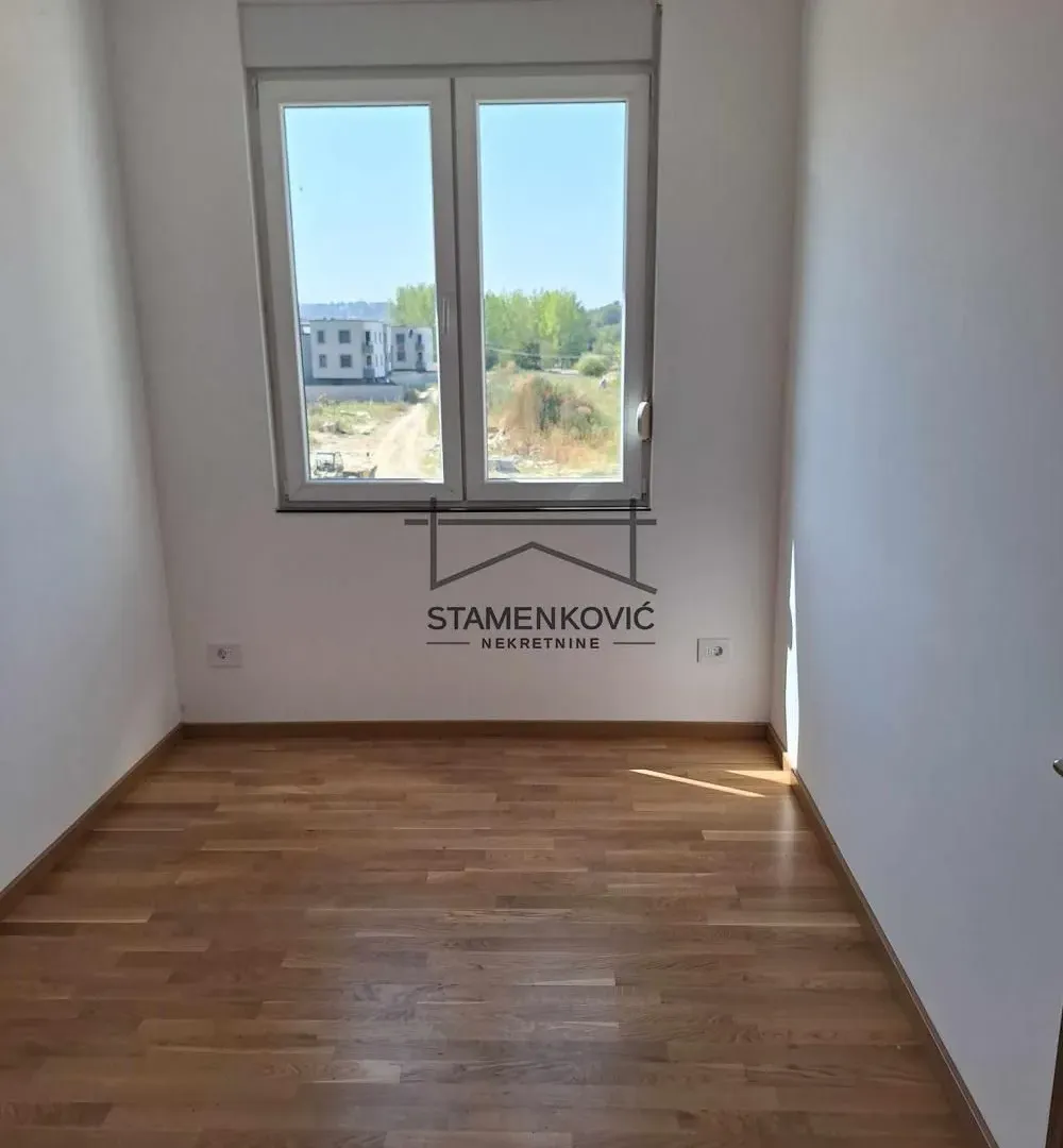 Prodaja, četvorosoban stan, 85m², Mišeluk, Petrovaradin