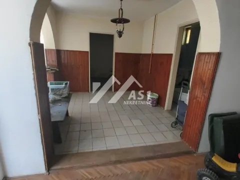 Izdavanje, poslovni prostor, 70m², Adamovićevo Naselje, Novi Sad Sve Podlokacije - image 4