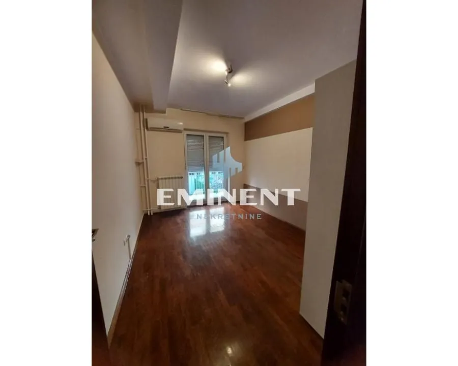 Rent, three bedroom apartment, 90m², Vračar Sve Podlokacije, Beograd