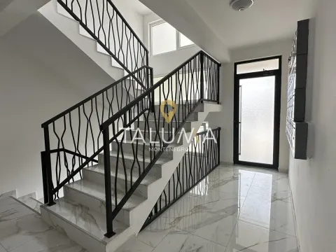 Izdavanje, jednosoban stan, 52m², City Kvart, Podgorica - image 2