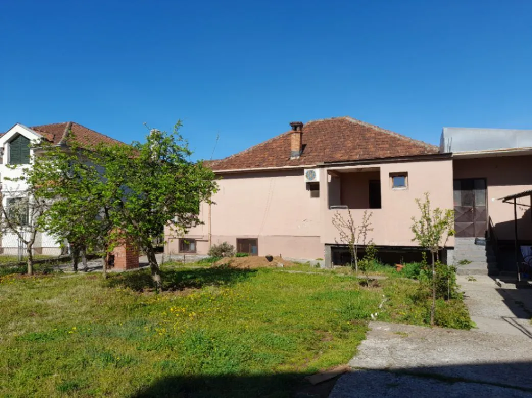 Sale, house, 175m², Tološi, Podgorica