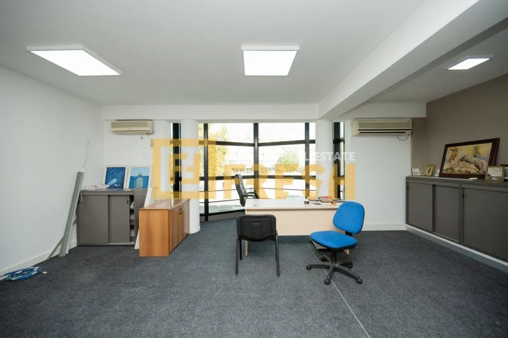 Rent, office space, 1000m², Centar, Podgorica