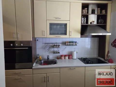 Sale, three bedroom apartment, 83m², Bulevar patrijarha Pavla, Novi Sad Sve Podlokacije - image 5