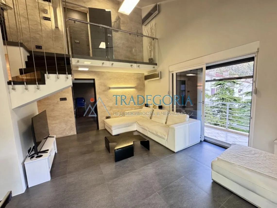 Prodaja, dvosoban stan, 129m², Dobrota, Kotor