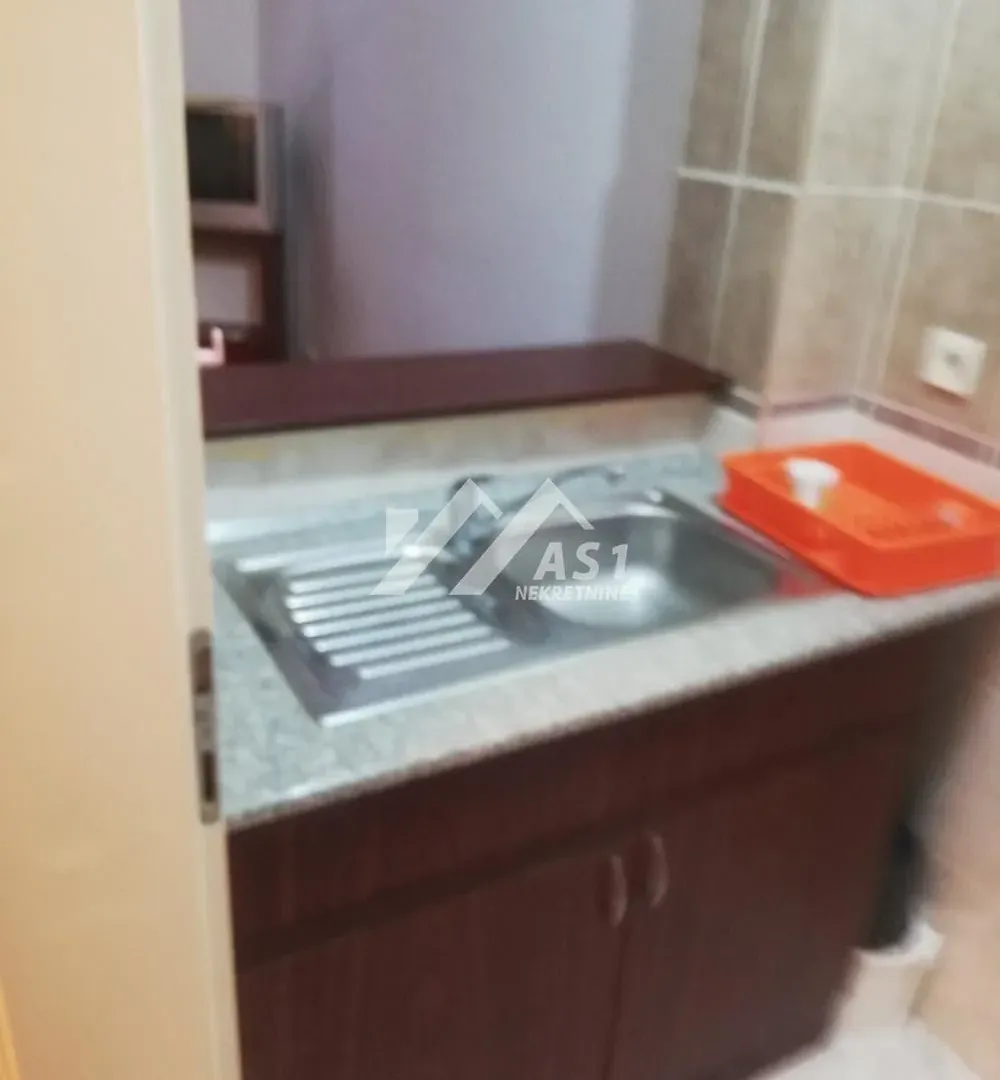 Izdavanje, jednosoban stan, 23m², Bulevar Oslobodjenja, Novi Sad Sve Podlokacije