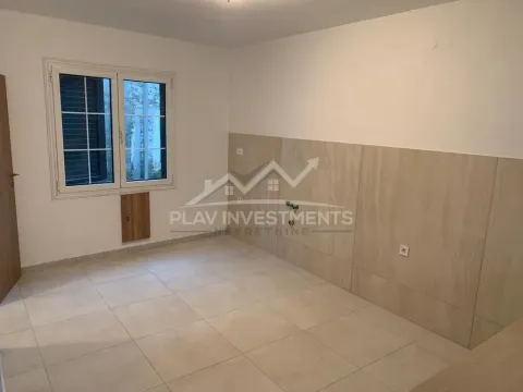 Prodaja, kuća, 100m², Stara Varoš, Podgorica - image 8