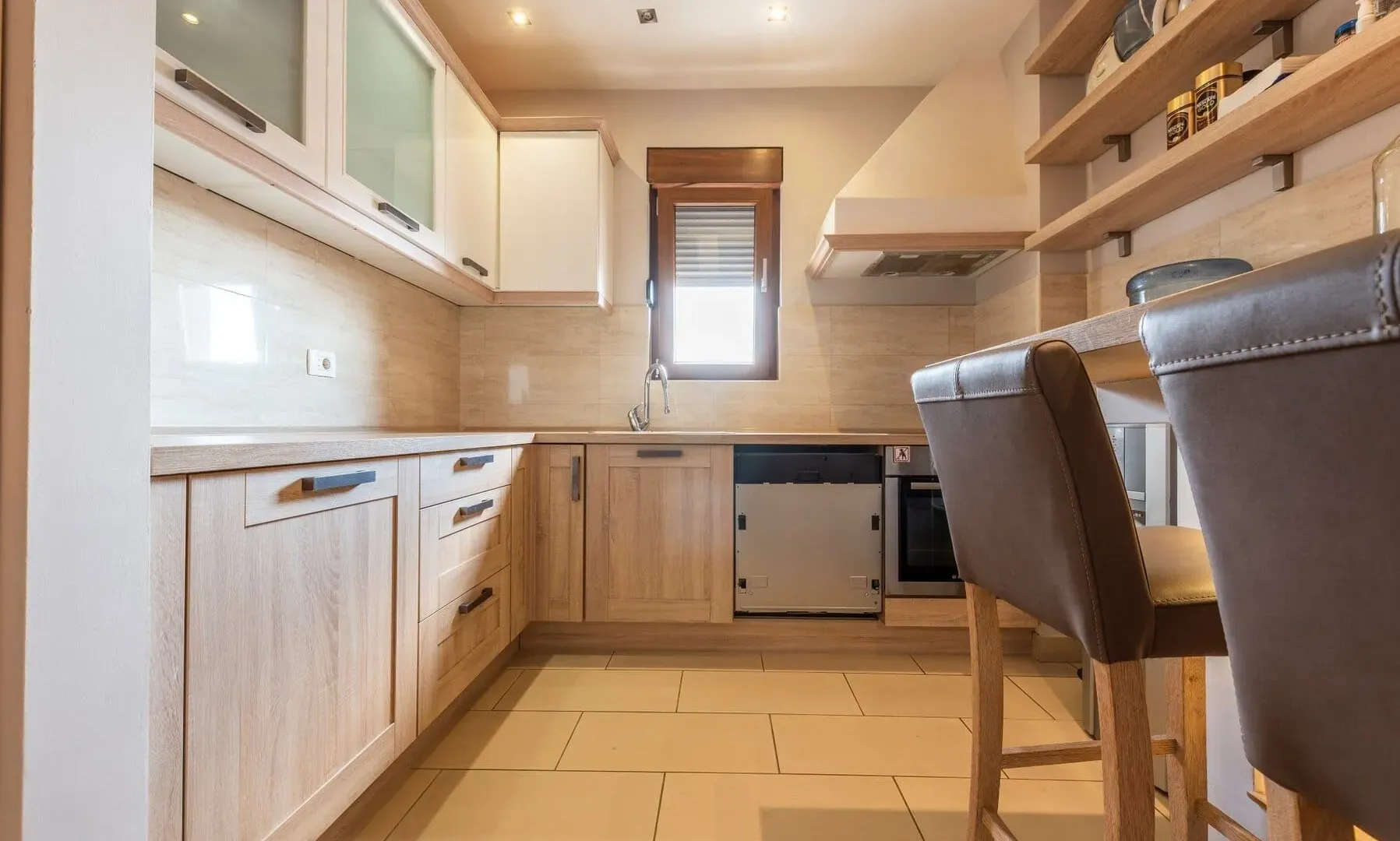 Sale, three bedroom apartment, 215m², Centar, Budva