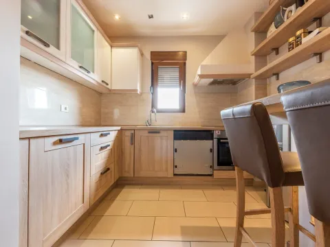 Sale, three bedroom apartment, 215m², Centar, Budva - image 3